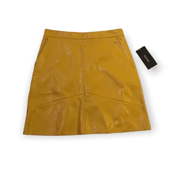 Mustard yellow NWT faux leather Zara  Aline mini skirt size S - Picture 1 of 8